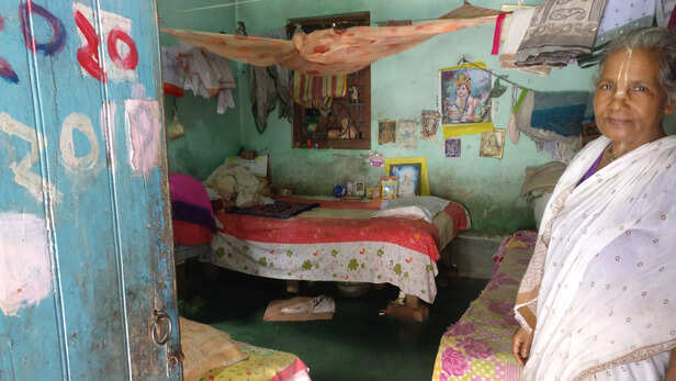 Sona-Mani-shares-a-room-with-other-abandoned-women-and-widows-in-the-ashram-scaled