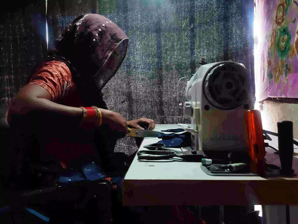 350878-working-women-on-pakistani-hindu-refugee-settled-in-rajasthan-scaled