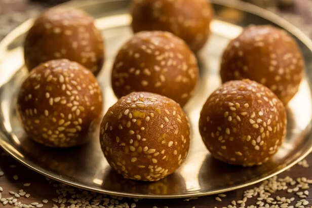 Winter Special Til Pitha