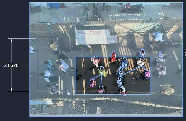 Mumbai-Trains-physical-distancing-nearlyimpossiblne-Image2-820