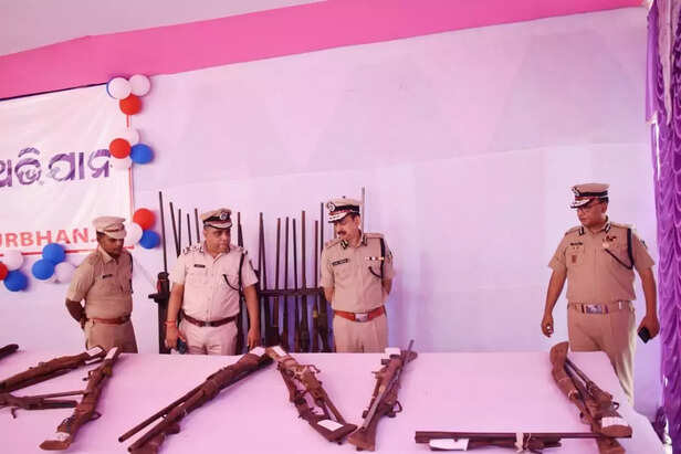 368260-2-police-seized-illegal-arms-in-similipal-1