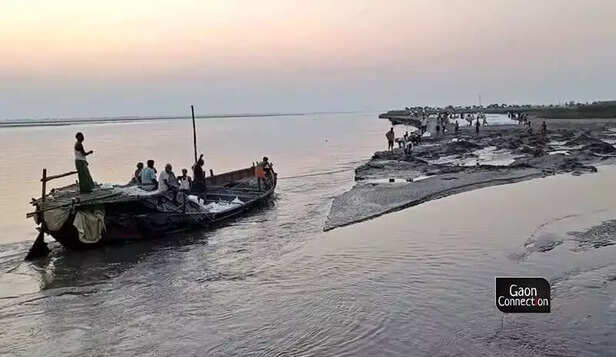 362082-floods-in-fields