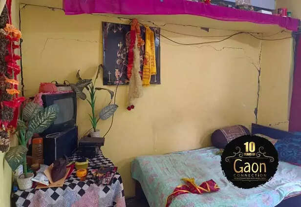 362495-joshimath-cracks