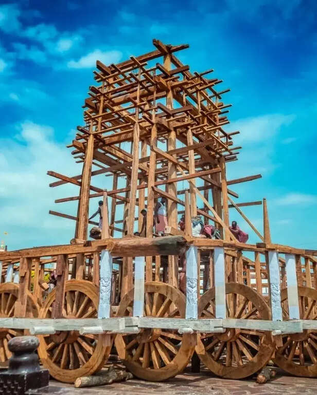 360212-4-carpenters-making-chariot