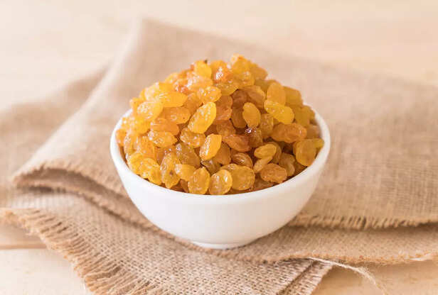 raisins contain a notable amount of iron