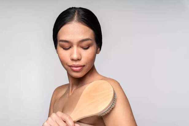 Step-by-Step Dry Brushing Routine