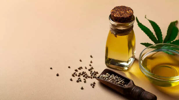 castor oil for improvement of lashes and brows