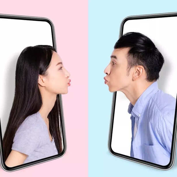 Freepik | Instead of crafting replies themselves, users fed screenshots into apps to generate charming, emotionally intelligent responses.