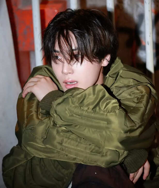 Ju Haknyeon exits THE BOYZ amid prostitution controversy, apologizes and pursues legal action