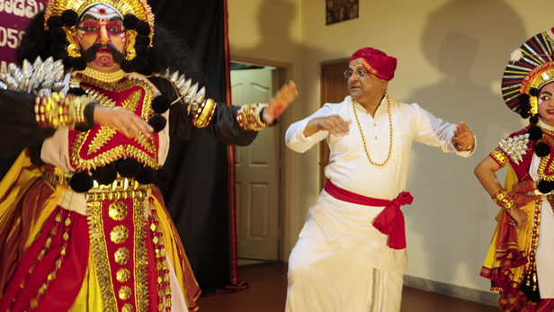 उडुपी ज़िले से आने वाले कोटा कृष्णमूर्ति तुंगा पिछले 30 वर्षों से भी अधिक समय से यक्षगान को सहेजने में लगे हुए हैं।