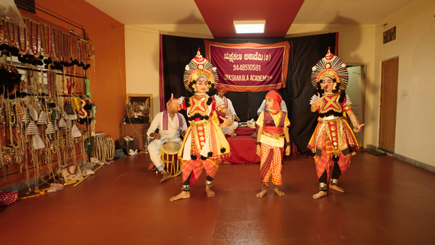 कृष्णमूर्ति तुंगा मानते हैं कि यक्षगान को बचाने के लिए सिर्फ मंच नहीं, शिक्षा और संवाद ज़रूरी है।