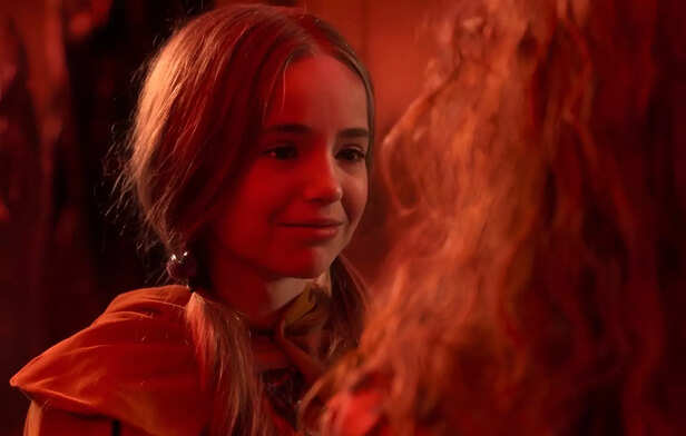 Stranger Things fixes season five Holly Wheeler costume slip