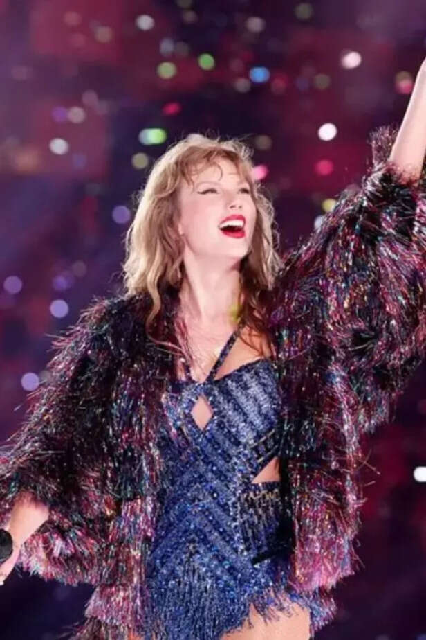 Taylor Swift supports Operation Breakthrough’s STEM programs.