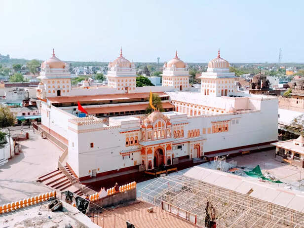 Sri Ram Raja Temple was a Palace in 16th Century
