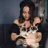 When a human chooses calm, a cat feels safe without a single word being spoken.