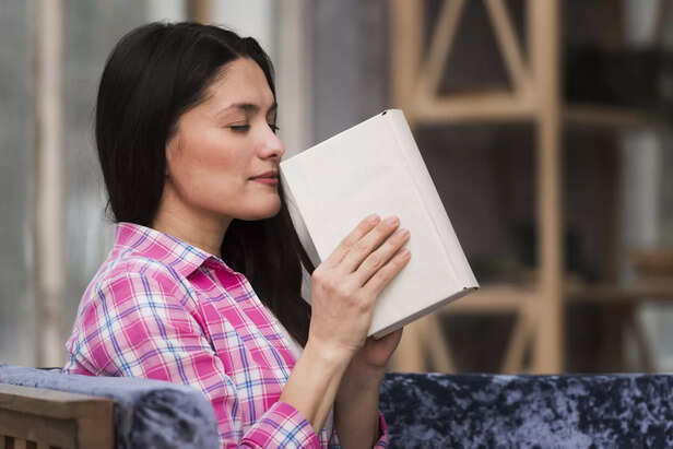 75 மீடியம் என்பது தினசரி இயக்கம், கவனத்துடன் கூடிய உணவு, நீரேற்றம் மற்றும் தனிப்பட்ட வளர்ச்சியின் தொடர்பைப் பற்றியது.