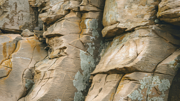 हिमालय सिर्फ़ पहाड़ नहीं: चट्टानों, पानी और जलवायु की गहरी कहानी