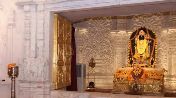 Lord Hanuman's Idol at Hanuman Garhi in Ayodhya