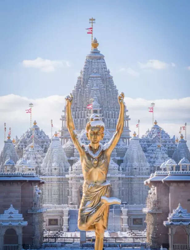 First snowfall cloaks BAPS Akshardham temple in New Jersey
