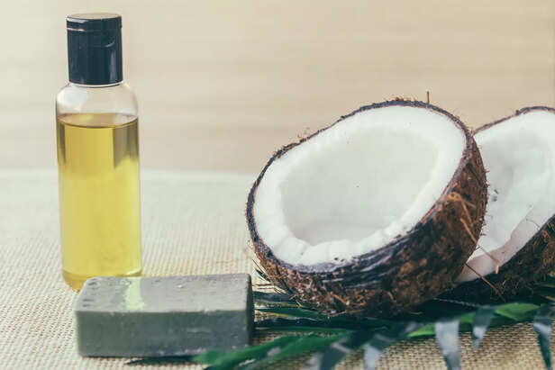 coconut and almond oils are the best natural moisturizers
