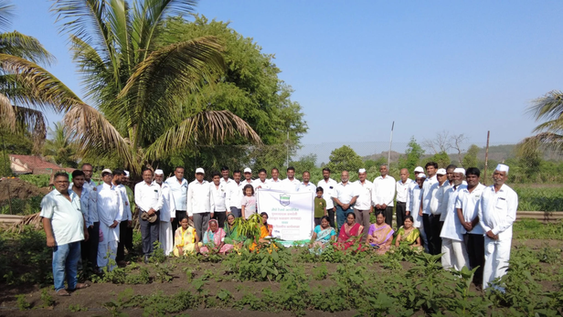 जहाँ खेत बन गया पूरा इकोसिस्टम, महाराष्ट्र ही नहीं दूसरे राज्यों से भी किसान सीखने आते हैं।