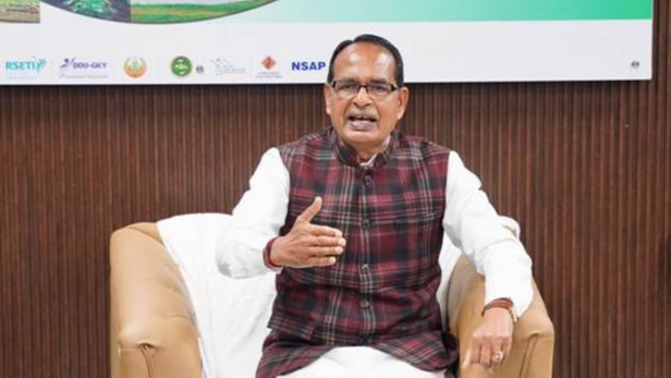 शिवराज सिंह चौहान ने साफ कहा कि किसानों की पारंपरिक बीज प्रणाली पूरी तरह सुरक्षित रहेगी।