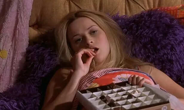 IMDb | பிப்ரவரி 14 ஆம் தேதி வரும்போது அது உங்களைத் துன்புறுத்துகிறது, நீங்கள் அதிகம் டேட்டிங் செய்யவில்லை, ஆனால் நிச்சயமாக நண்பர்கள் மட்டுமல்ல.