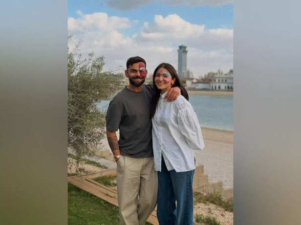 Virat Kohli marks New Year celebrations with "light of his life" Anushka Sharma