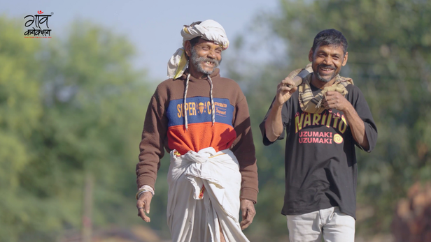 महेश इस बात को समझते हैं कि गाँव को प्रतिस्थानशीलता तभी मिलेगी जब लोग खुद की संसाधनों, ज्ञान और तकनीक को अपनाएँ।
