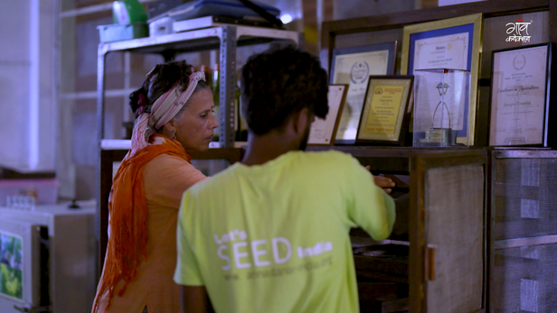 कभी कॉरपोरेट सेक्टर में काम करने वाली संगीता शर्मा आज मिट्टी और खेती की भाषा बोलती हैं।