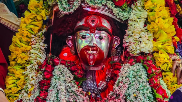 Idol of the Goddess at Tarapith Temple | Instagram - @tarapithmandir