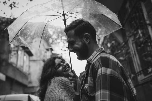 Date in rain