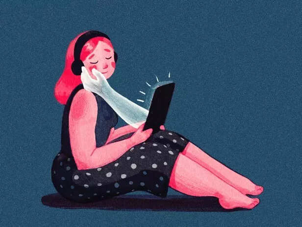 Freepik |  Romantic uncertainty brought by dating apps is leading more and more women to close the app, fold up their hearts, set them aside and step off the field.