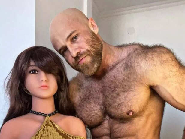 Kazakhstani Bodybuilder In A 'Throuple' With Two Sex Dolls Wants To  Introduce A Male Doll In The Relationship