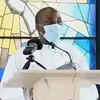 Priest Collapses And Dies At The Pulpit While Giving A Sermon ...