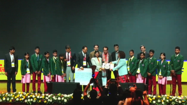 मॉडल युवा ग्राम सभा का पहला पुरस्कार