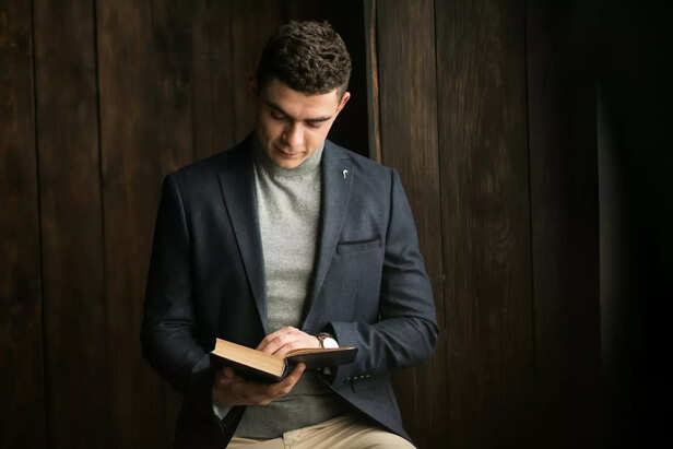 Reading Broadens Our Perspective