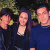 This Picture Of Shah Rukh Khan Bonding With Salman Khan On His 54th ...