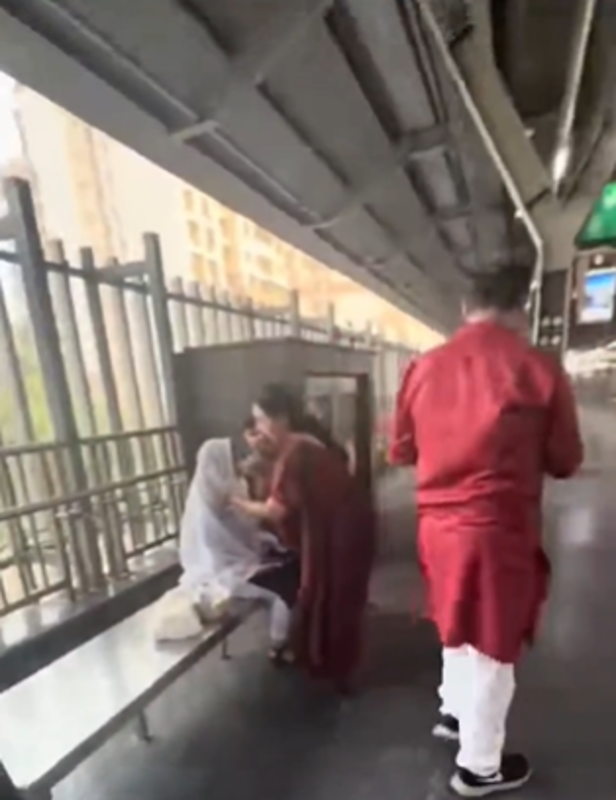 X| Viral clip shows metro moment turn into engagement
