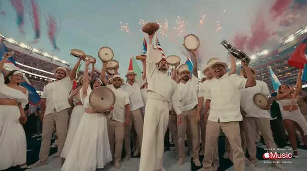 X| The Puerto Rican singer highlights Latin American pride with flags.