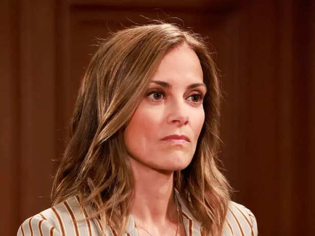 ​Taylor hosts a bridal shower for Daphne​