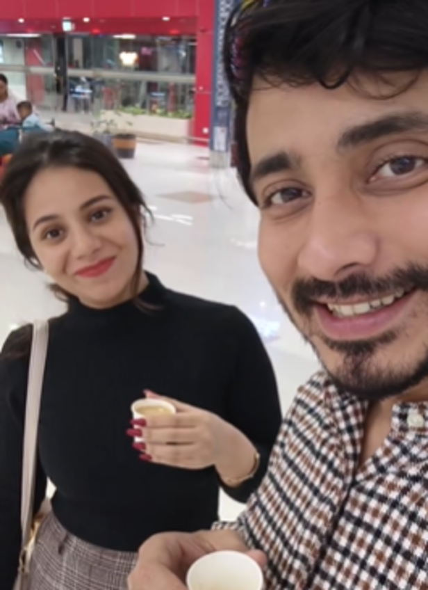 Instagram| Viral clip shows couple praise Raghav Chadha for cheap samosa, chai