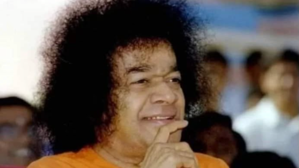 Satya Sai Baba's Philosophy of the Lotus | Instagram - @_satya_sai_baba_