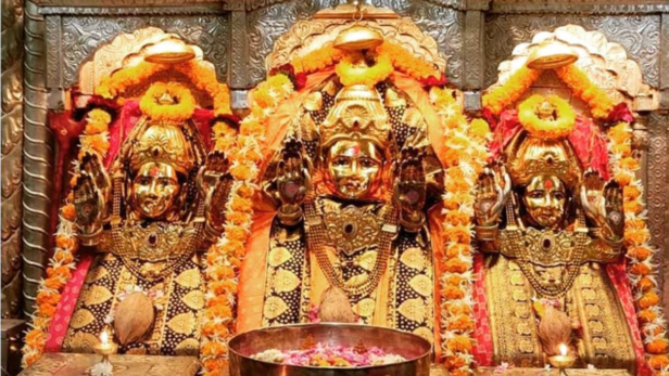 Idols at Mahalakshmi Temple | Instagram - @templerunsanti