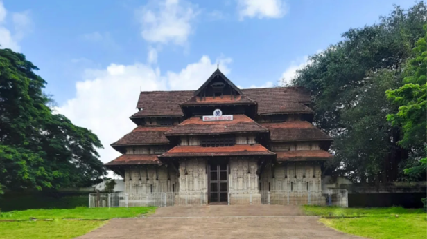 Traditional Kerala Architecture at Vadakkunnathan Temple | Instagram - @sree_vadakkumnathan_temple