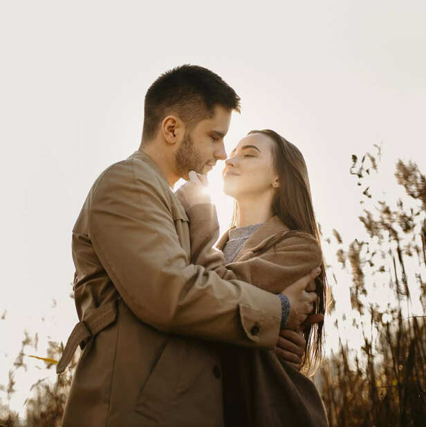 How the fear of being 'mid' in modern dating is lowkey ruining our love lives