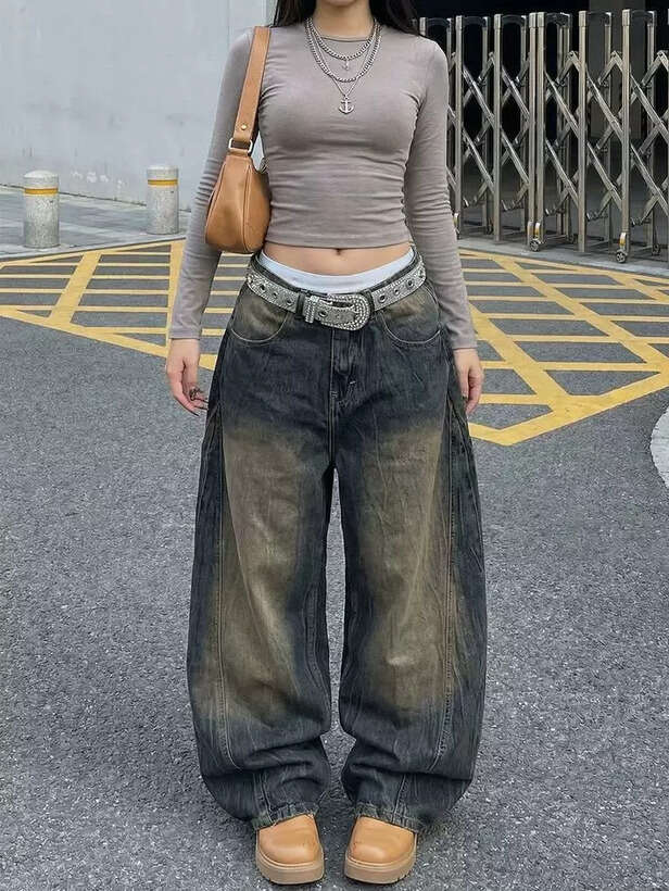 Low-waist jeans are back and we are living our best Y2K life