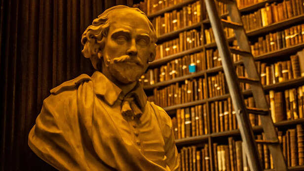 Shakespeare Statue at Trinity College