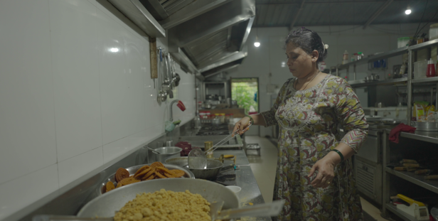 यहाँ का खाना देगा आपको घर वाली फीलिंग।