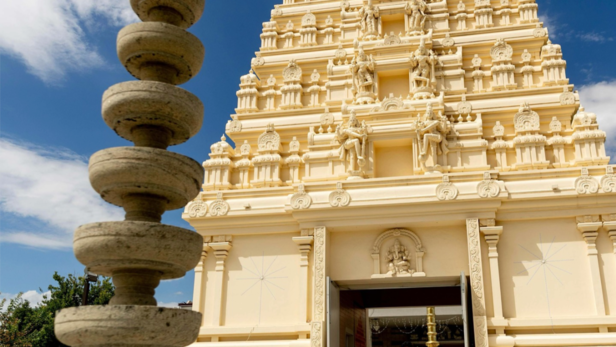 South Indian Design of Sri Ganesha Temple | Instagram - @daniellewphoto